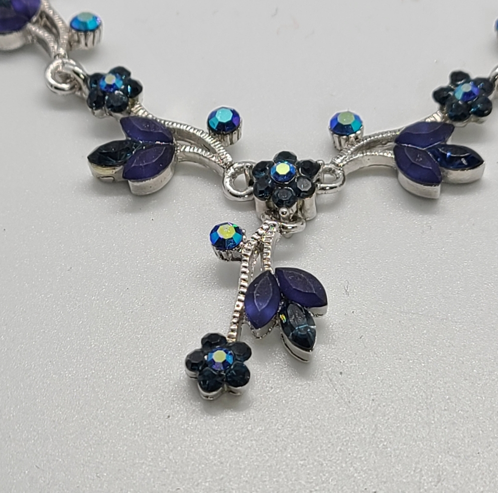 Y Necklace & Earrings Set, Blue & Silver - Picture 2 of 6